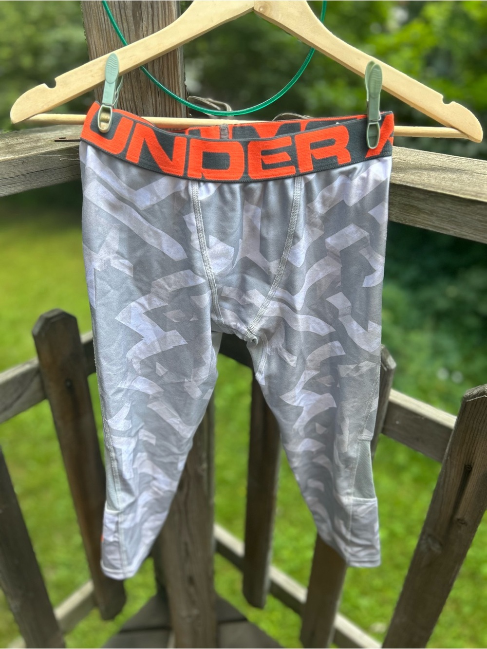 Youth Under Armour Grey camo 3/4 leggings